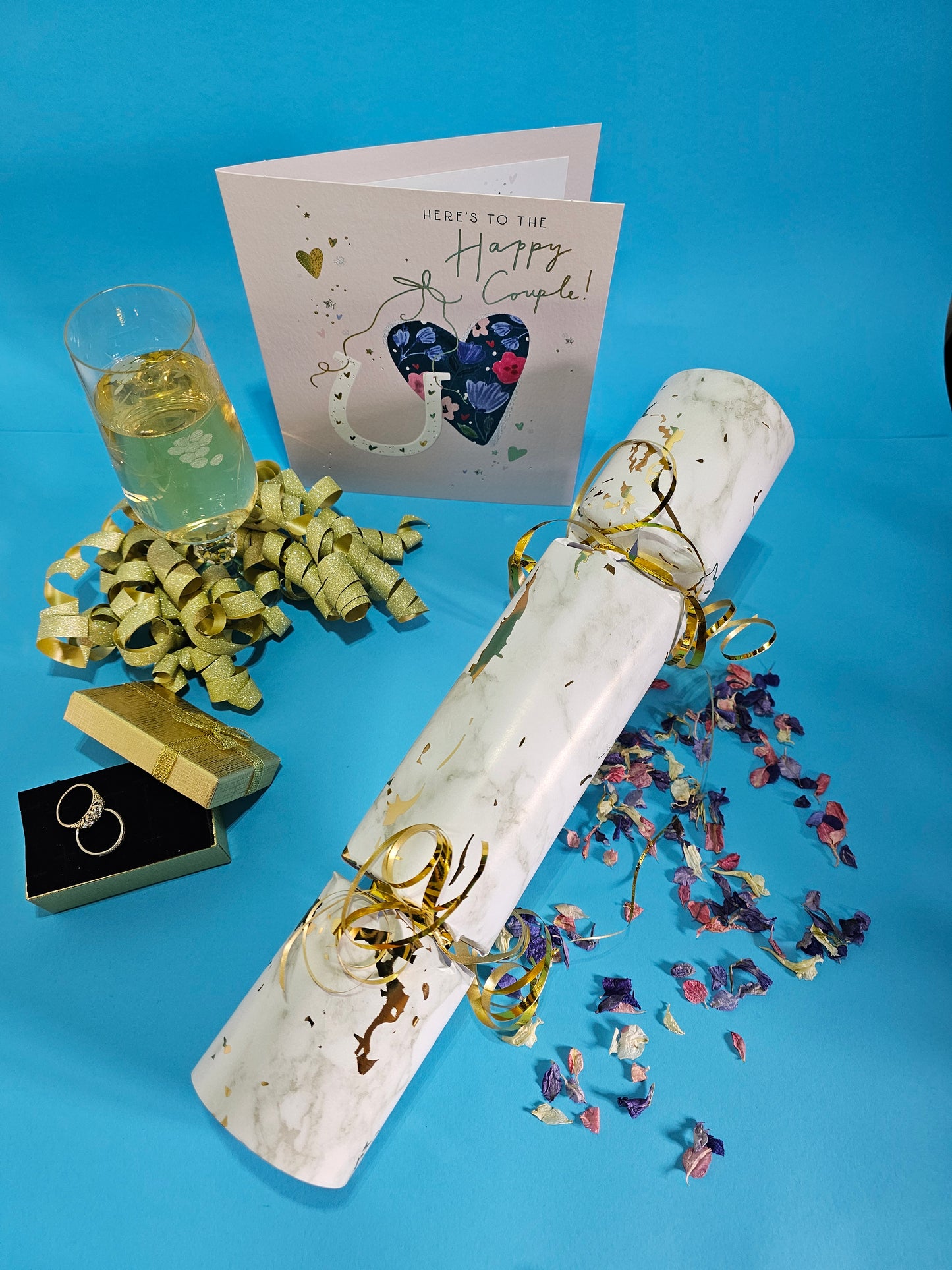 Wedding table crackers