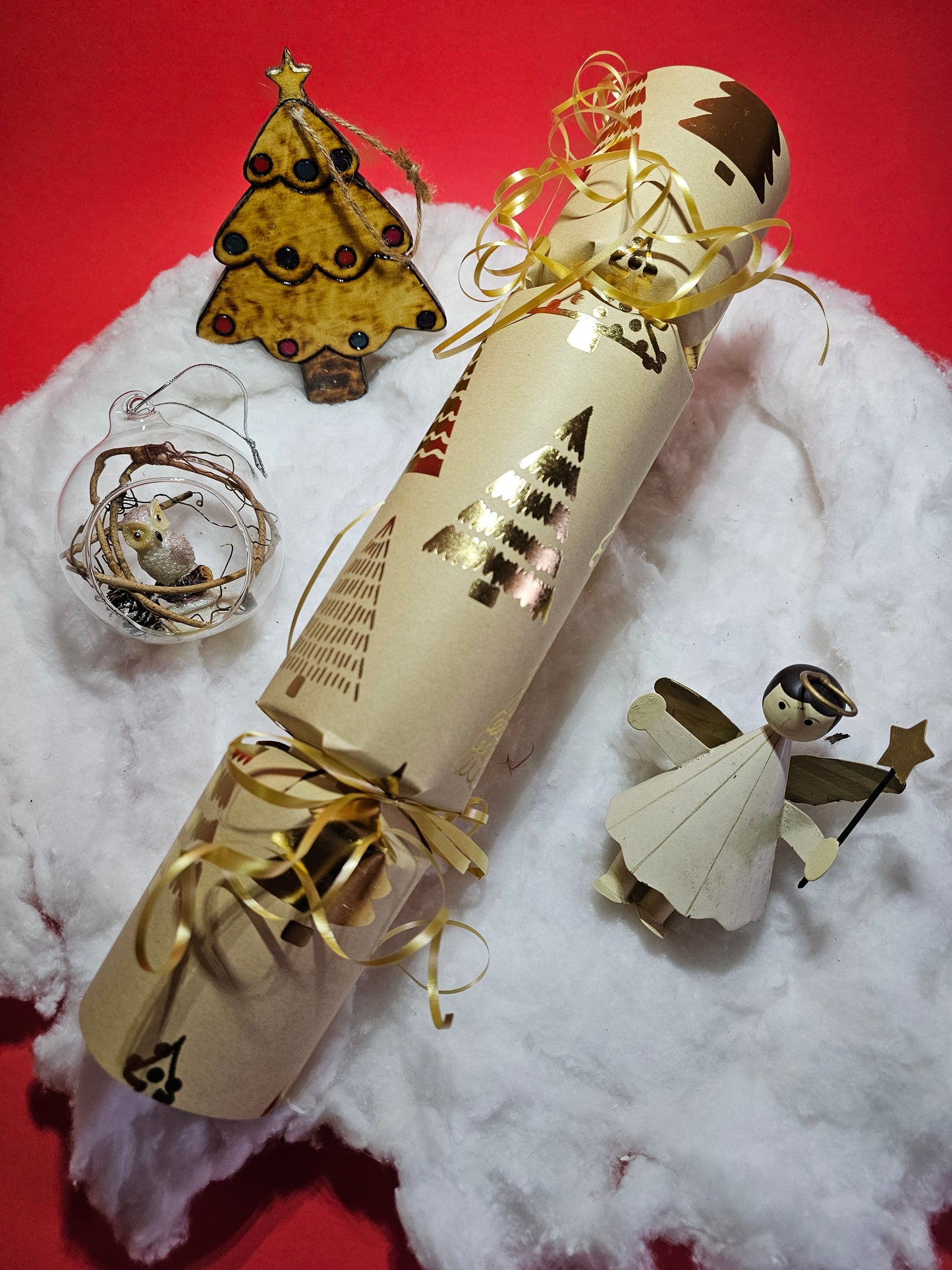 Family Christmas Crackers pack of 6